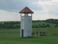 Rozhledna na golfovém hřišti ve Slavkově